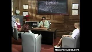 Kelly Nu Coed #3 - kuliah sluts