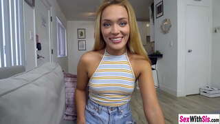 ���ူပြင်းတဲ့သူငယ်ခံစား blowjob နှင့်လာျထြင္ခဲ