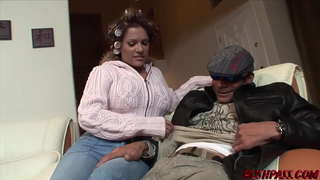 ���ြီးမားတဲ့ခုန် Tits နှင့်အလႉေMILF ယော်ဒန်မြစ်