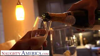 Άτακτος Αμερική - Gracie Glam παίρνει ντυμένος πριν ιππασία κόκορας