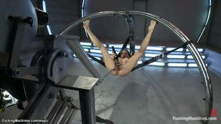 Pigtailed solo morena Llatina nena Sara Luvv tires de roba interior per a les mitges i després folla màquina i es orgasmes intensos en diverses posicions