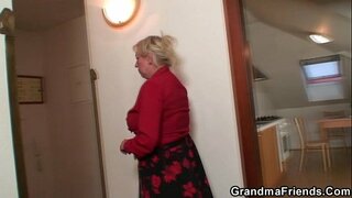 ���້າຍອາຍຸການບໍລິການສອງ repairmen