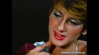 Classic porn babe deepthroats omkhulu cock