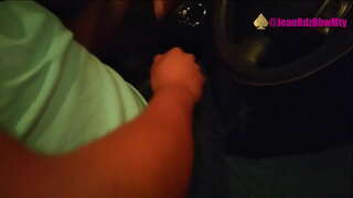 Føreren af uber at tage mig ved at vise hendes bryster for byen