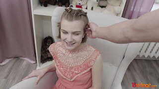 18videoz - ਉਹ ਇਸ ਨੂੰ ਨਜ਼ਰਿਆ-ਸ਼ੈਲੀ ਦੇ ਤੌਰ ਤੇ ਉਸ ਨੇ ਉਸ ਨੂੰ ਦਿੰਦਾ ਹੈ ਇੱਕ ਬਹੁਤ ਵੱਡਾ sensual ਲੂੰਡ ਮੂਹ ਚ