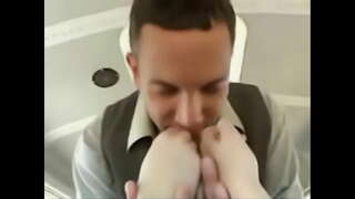 ���ಿಕ್ಕ ಹುಡುಗಿ ಒಂದು ಬಸ್