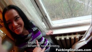 Jævla Briller - vennen&amp;#039;s telefonen trenger&amp;#039;t svaret hun ender opp