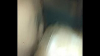 TIANICA RAE ඉදිරිපත් කිරීමට TITFUCKING තමන් වෙත ඇද ගැනීමේ හැකියාවක් හා DOGGYSTYLE