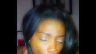 DaRealAnisa אויף ד.