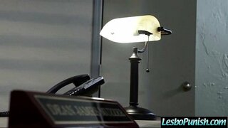 (Джена Джуэлс) Момичета в лесбо сцена трудно играят със секс вибратор филм-23