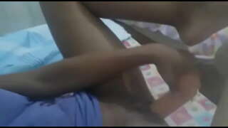 ���გი ხსნის მას და shoves ეს ყველაფერი