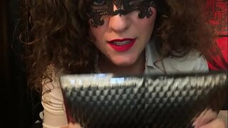 A Ju Dëshironi Që Të Ketë Tim Brekë? Te le mando, Porcone. Zonja Hotwife Venus.