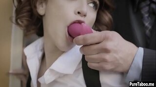 Çılgın adam anal minyon bir kızı tatmin etti