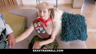 Exxxtra Small - Daphne-gefickt risege Schwanz