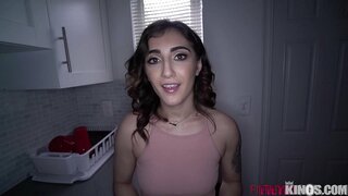 Джез Бет Глубоко Трахается в Тугую киску