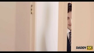DADDY4K. Vidunderlig sex scene af den gamle fader og den smukke brud
