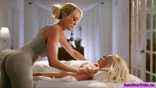 MILF Brandi Љубов им помага на нејзиниот Клиент Lyra Закони пичка достигне оргазам